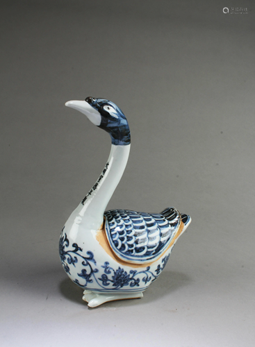 Chinese Blue & White Duck-shaped Porcelain Container