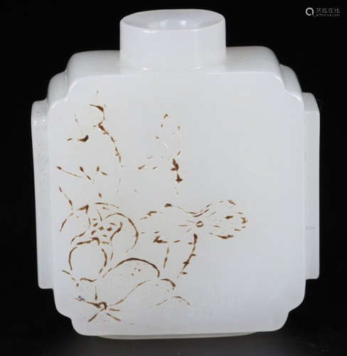 HETIAN JADE SNUFF BOTTLE CARVED