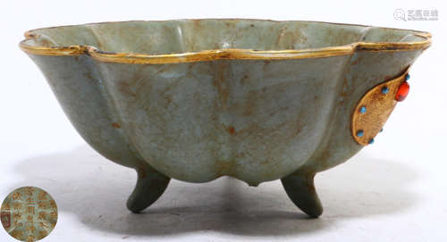 GE YAO WITH GILT BRONZE BOWL WITH POETRY