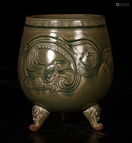 YUE YAO JAR WITH DRAGON PATTERN