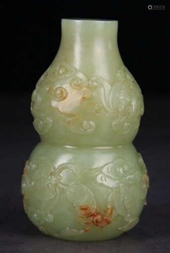 HETIAN JADE CARVED GOURD VASE