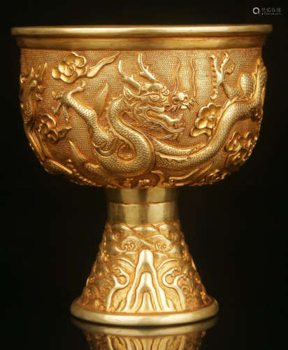 GILT BRONZE CUP WITH DRAGON PATTERN
