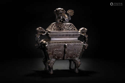 明 宣徳年製款 古銅彫獅子饕餮紋双龍耳四方大香炉