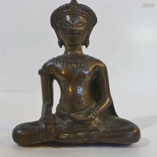 Exceptionnel Bouddha paré et couronné en bronze à …