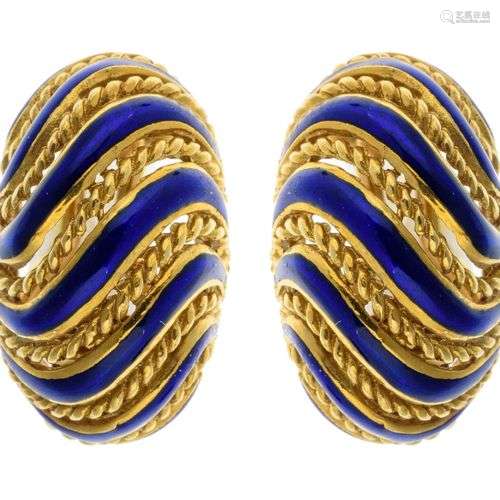 Paire de clips d’oreille en or émaillé bleu cobalt…