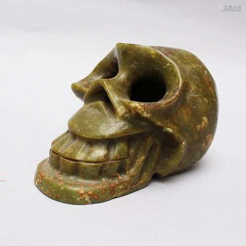 Jade skull sculpted. 10X16cm