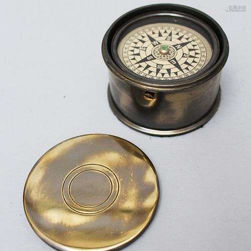 Marine pocket compass , in bronze cover 20th Centu…