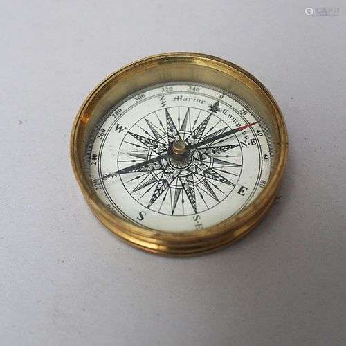 Navy Compass in polished brass 20th Century. 5.4 c…