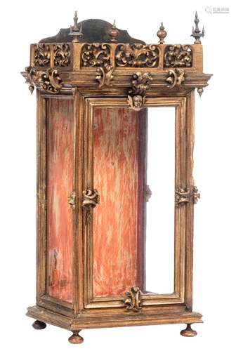 A richly carved gilt wooden Gothic Revival shrine, 19thC, H 73 - W 35 - D 31 cm