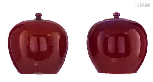 Two Chinese sang-de-boeuf ginger jars, H 21,5 - › 21 cm