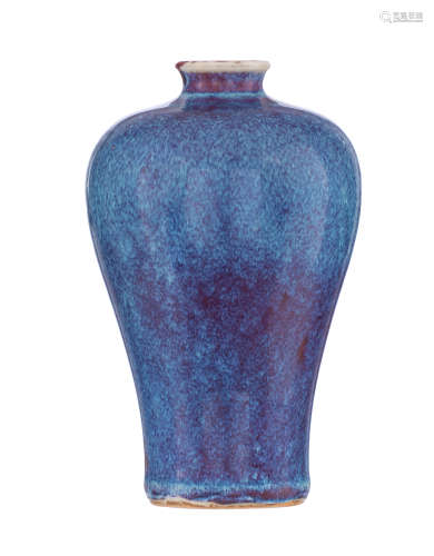 A Chinese flamb‚-glazed Meiping porcelain vase, H 20,5 cm