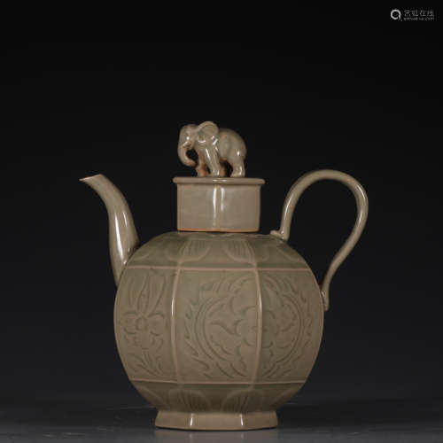 Chinese Yue Kiln Porcelain Pot