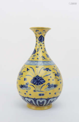 A YELLOW GROUND BLUE AND WHITE FLOWER&BIRD PATTERN PORCELAIN VASE