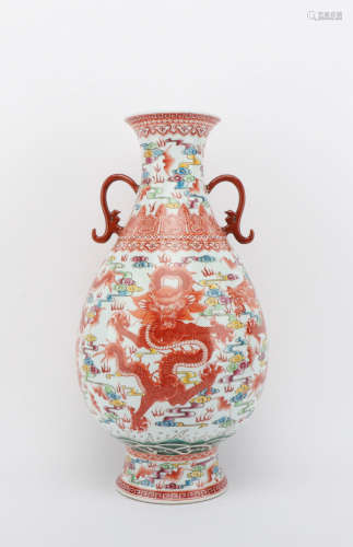 A FAMILLE ROSE IRON RED DRAGON PATTERN PORCELAIN BEAST EARS VASE