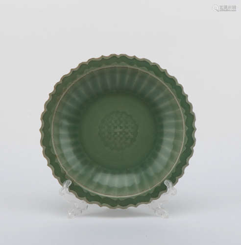 A LONGQUAN PORCELAIN PLATE