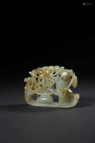 A GREENISH WHITE JADE FIGURE ORNAMENTS