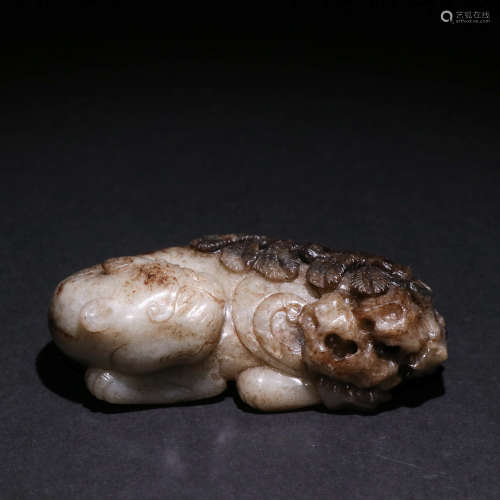 A HETIAN JADE CARVED ORNAMENT