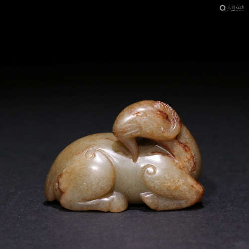 A HETIAN JADE CARVED ORNAMENT