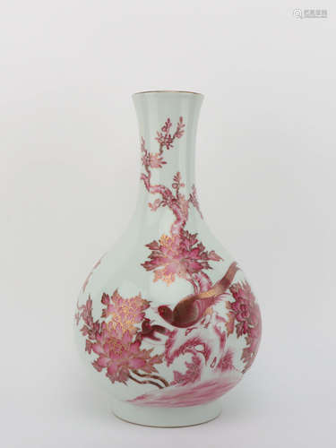 A CARMINE RED GILT-INLAID FLOWER&BIRD PATTERN PORCELAIN VASE