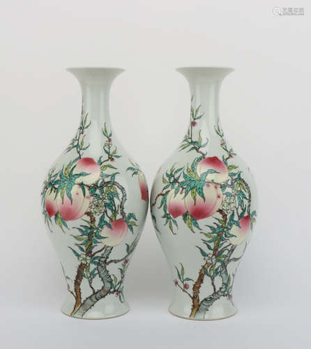 A PAIR OF FAMILLE ROSE PEACH PATTERN PORCELAIN VASE