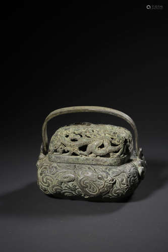 A BRONZE DRAGON PATTERN HANDWARMER