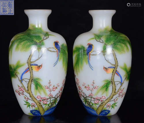 PAIR OF YONGZHENG MARK FAMILLE ROSE GLAZE VASE