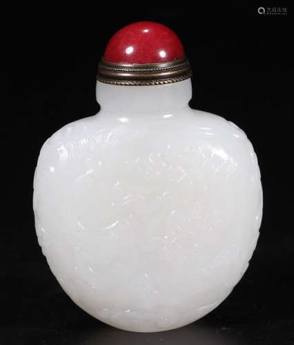 HETIAN JADE SNUFF BOTTLE CARVED WITH KIRIN BEAST