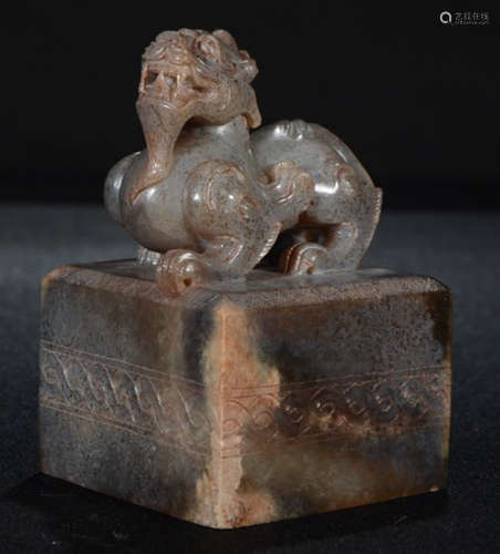 ANTIQUE JADE SEAL CARVED WITH AUSPICIOUS BEAST