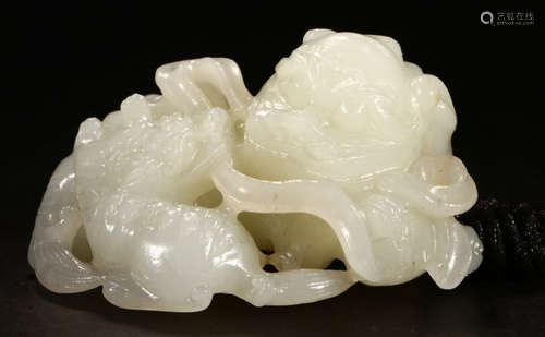 HETIAN JADE CARVED LION