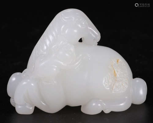 HETIAN JADE CARVED PENDANT