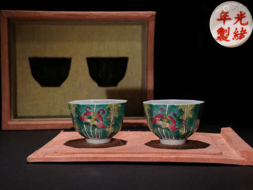 GUANGXUNIANZHI MARK FAMILLE ROSE GLAZE CUP PAIR