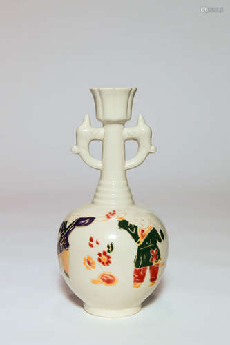 A WHITE GLAZED FIGURE PORCELAIN ZUN VASE