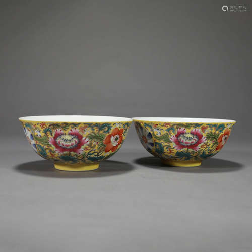 A PAIR OF FAMILLE ROSE LOTUS PORCELAIN BOWLS