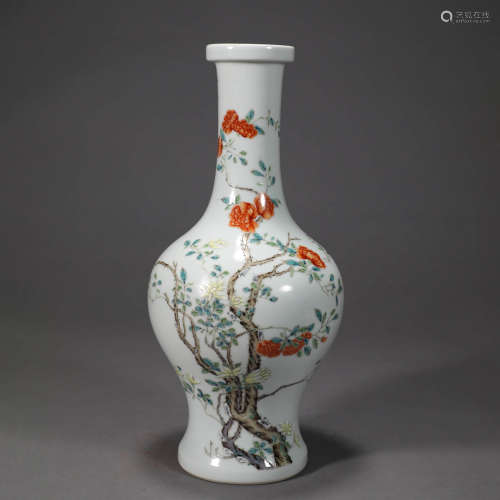 A FAMILLE ROSE BUTTERFLY AND FLOWER PORCELAIN VASE