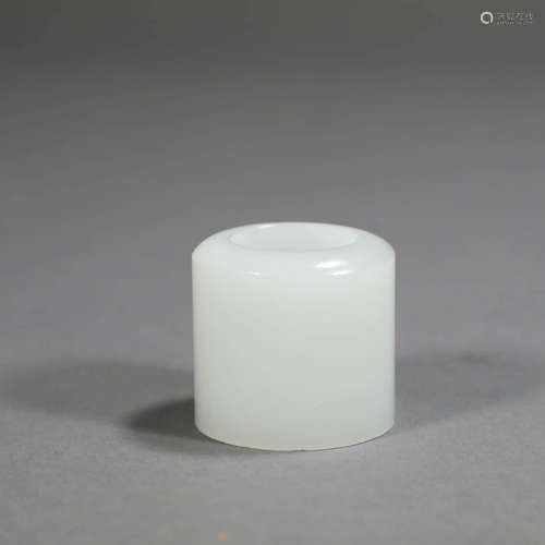 A WHITE JADE THUMB RING