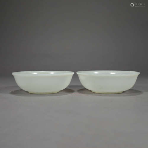 A PAIR OF WHITE JADE BOWLS