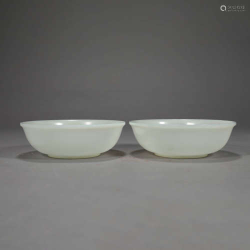 A PAIR OF WHITE JADE BOWLS
