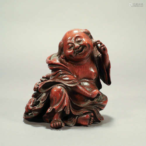 A BAMBOO CARVED FIGURE STATUE