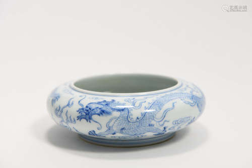 A BLUE AND WHITE DRAGON PORCELAIN BRUSH WASHER