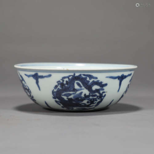 A BLUE AND WHITE DRAGON PORCELAIN BOWL