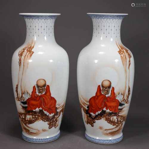 A PAIR OF FAMILLE ROSE LUOHAN FIGURE VASES
