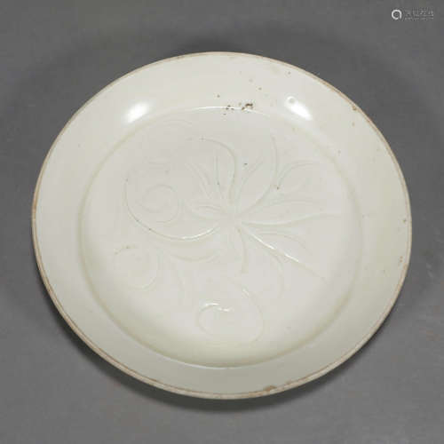 A DING KILN FLOWER CARVED PORCELAIN PLATE