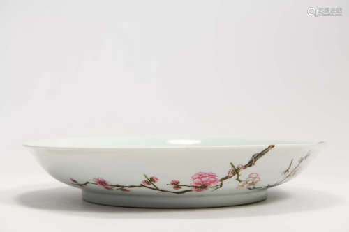 A FAMILLE ROSE PLUM BLOSSOM PORCELAIN PLATE