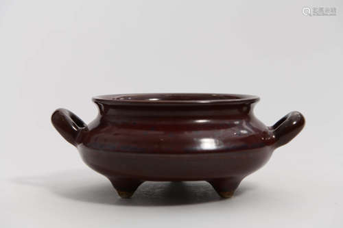 AN IRON RUST GLAZE TRIPOD PORCELAIN CENSER