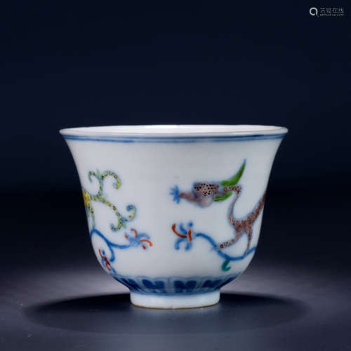 A Doucai Dragon Porcelain Cup， Qianlong mark