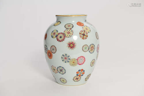 A FAMILLE ROSE FLOWER PORCELAIN JAR