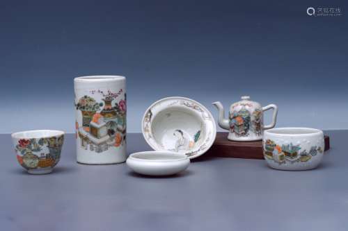 A Set of 6 Light Colored Porcelain Wares