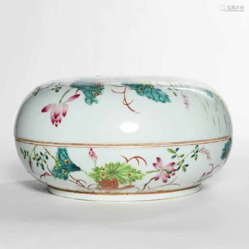 A Famille Rose Porcelain Box and Cover, Qianlong mark