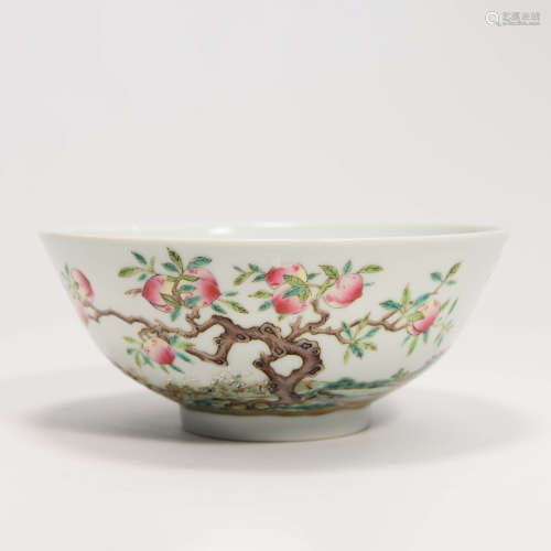 A Famille Rose Peach Porcelain Bowl, Qianlong mark，19-20th century