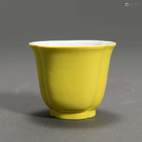 A Rare Flower Shaped Yellow Glazed Porcelain Cup，Yongzheng Mark